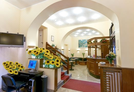 Hotel Pavone Hotel Overview