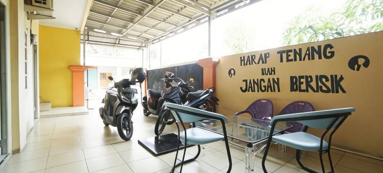 马科塔西瓦利酒店-近苏加诺哈达机场-美特拉红门酒店(Mahkota Sivali Near Soekarno Hatta Airport Mitra RedDoorz)图片