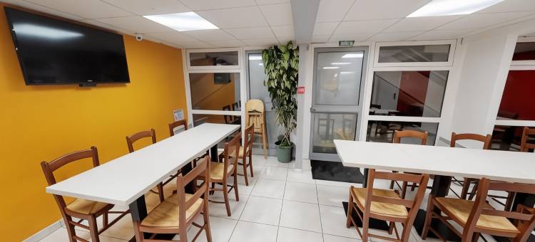 康布雷坡维尔普瑞米尔经典酒店(Premiere Classe Cambrai - Proville)图片