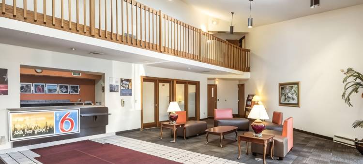 威斯康星萨库维里 6 号汽车旅馆(Motel 6 Saukville, WI)图片