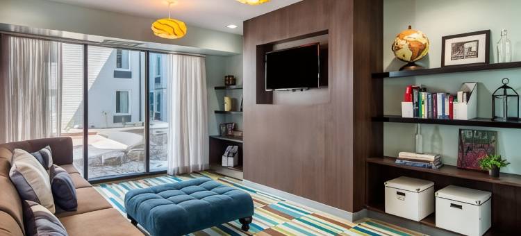 亚特兰大市中心凯隆酒店(Clarion Inn & Suites Atlanta Downtown)图片