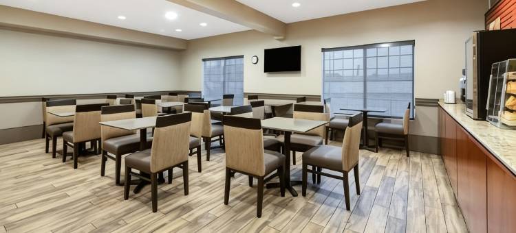 卡利斯佩尔/冰川公园西贝斯特韦斯特优质套房酒店(Best Western Plus Kalispell/Glacier Park West Hotel  Suites)图片