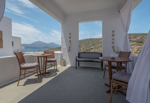 Moments Rooms Hotel Overview