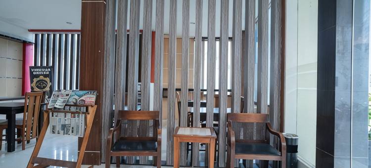 红多兹Plus酒店-近UIN班贾尔马辛(RedDoorz Plus Near Uin Banjarmasin)图片