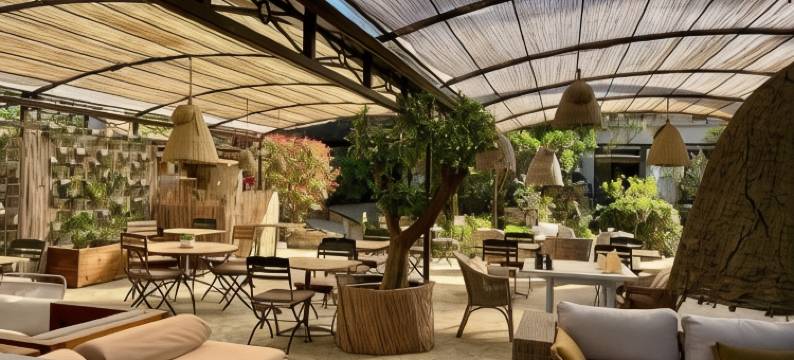 皮斯酒店(Logis Hôtel Restaurant des Pins)图片