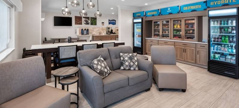 克拉丽奥波因特马图恩大学附近酒店(Clarion Pointe Mattoon Near University)图片