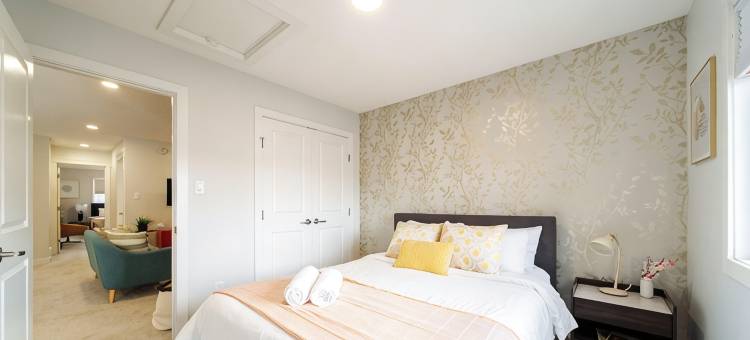 Nordic Retreat Near Wem | Hot Tub, 2 Lounges, Fire Table, King Suite • Sleeps 10图片