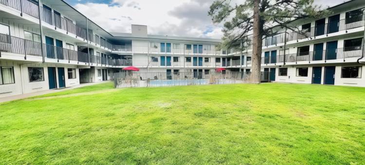 费拉格尔斯塔夫西6号汽车旅馆- 林场村店(Motel 6 Flagstaff, AZ - West - Woodland Village)图片