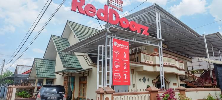 红门酒店沙利亚靠近门多罗车站沃诺索博 2(RedDoorz Syariah Near Terminal Mendolo Wonosobo 2)图片