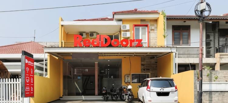 红多兹酒店-近玛琅维迪亚加马大学2号(Reddoorz Near Universitas Widyagama Malang 2)图片