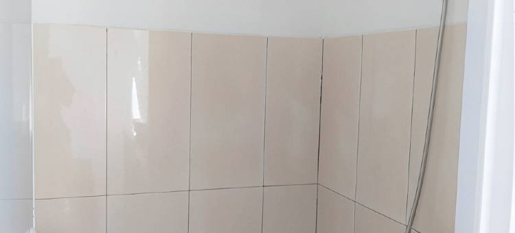 红色伙伴钻石巴塘宾馆(Guesthouse Berlian Batang Syariah Near Kampung Kalisalak Park)图片