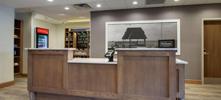 斯尼兹渡轮北塔普赛尔海滩希尔顿欢朋酒店(Hampton Inn by Hilton Sneads Ferry North Topsail Beach)图片