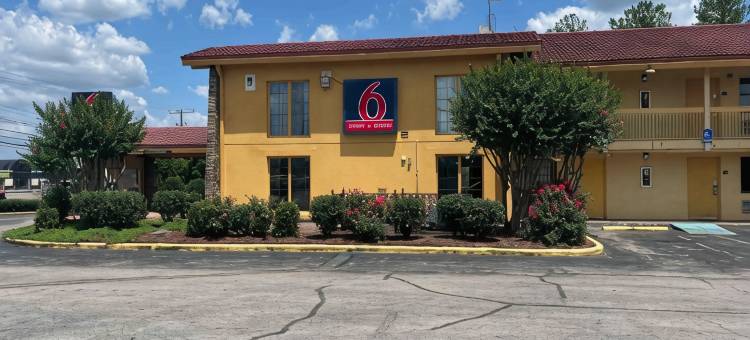 Studio 6 亨茨维尔，阿拉巴马大学大道(Studio 6 Extended Stay - Huntsville, AL University Drive)图片