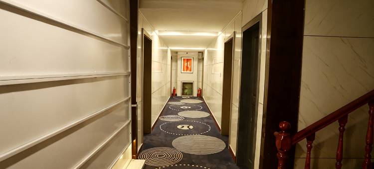派酒店(榆林老街南门汽车站店)图片