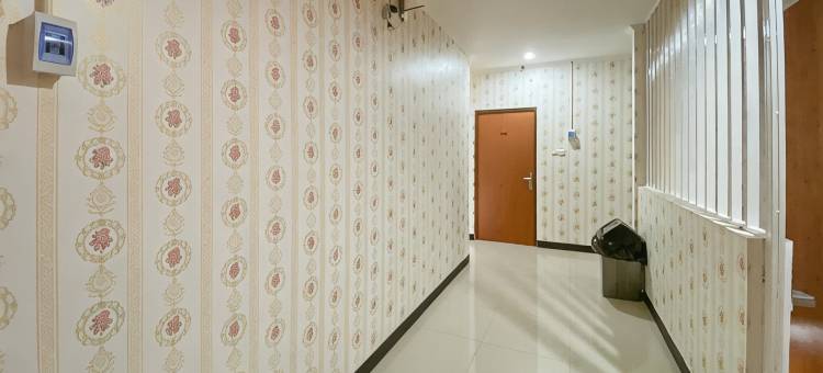 红多兹Plus酒店@拉瓦曼贡(RedDoorz Plus @ Rawamangun)图片