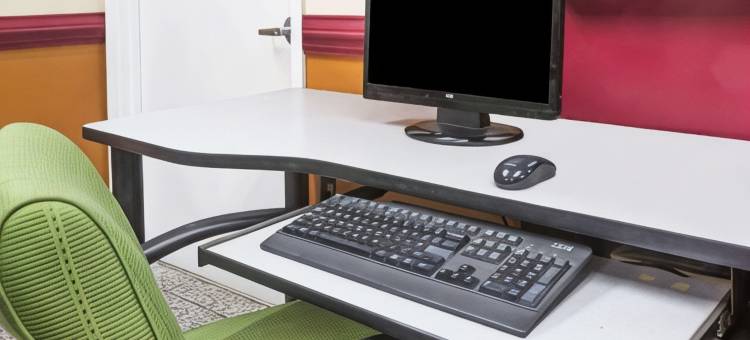 温德姆戴斯酒店及套房桃树角/诺克罗斯(Days Inn & Suites by Wyndham Peachtree Corners/Norcross)图片