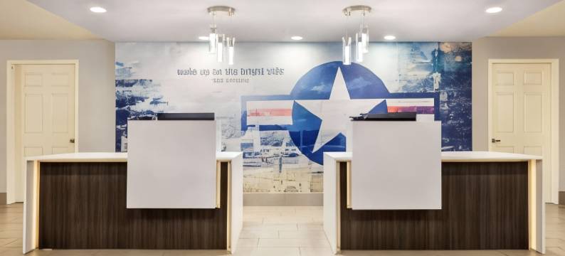 圣安东尼奥拉克兰拉昆塔温德姆酒店(La Quinta Inn by Wyndham San Antonio Lackland)图片