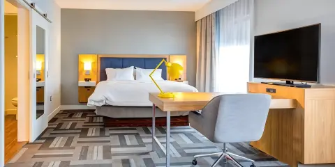 波士頓沃爾瑟姆歡朋套房酒店