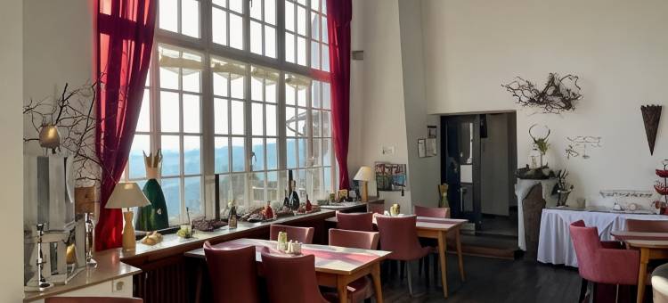 克罗嫩堡布格豪斯别墅酒店(Burghaus & Villa Kronenburg)图片