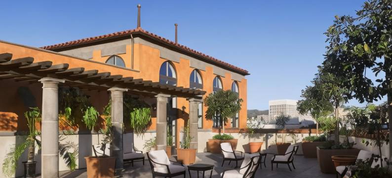 拉雷纳广场酒店(Plaza la Reina)图片