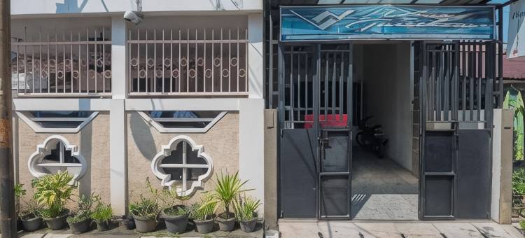 红多兹酒店-近三宝垄MT哈尔优诺(RedDoorz Near MT Haryono Semarang)图片