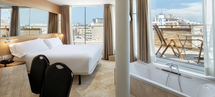 塔拉戈纳中心乌比斯住宿加早餐旅馆(B&B Hotel Tarragona Centro Urbis)图片