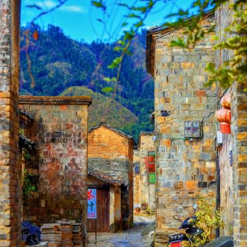 西递+宏村景区+徽州古城+景德镇中国陶瓷博物馆+花山谜窟+浮梁古县衙景区+瑶里古镇风景区+寒溪村+丙丁柴窑6日5晚私家团