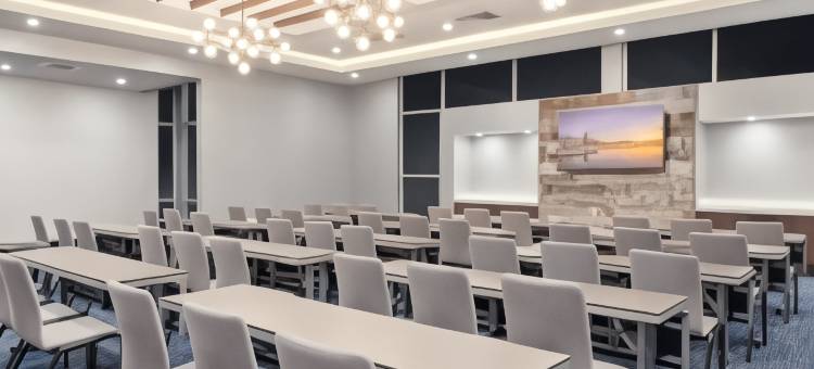 奥兰治县亨廷顿海滩SpringHill Suites酒店(SpringHill Suites Huntington Beach Orange County)图片