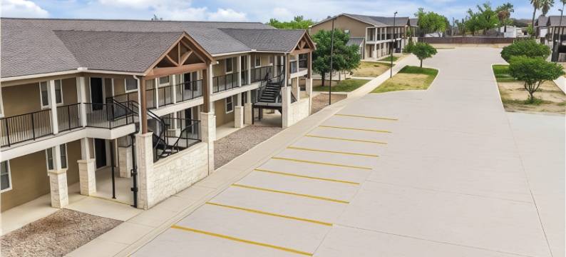 卡里索斯普林斯鹰巢- 温德姆旅屋(Eagle's Den Suites Carrizo Springs a Travelodge by Wyndham)图片