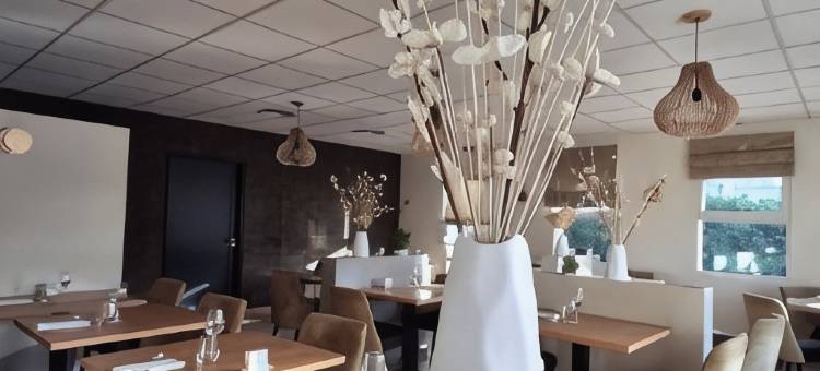 瓦讷-泰克斯布里特酒店(Brit Hotel Vannes - Theix Golfe du Morbihan)图片