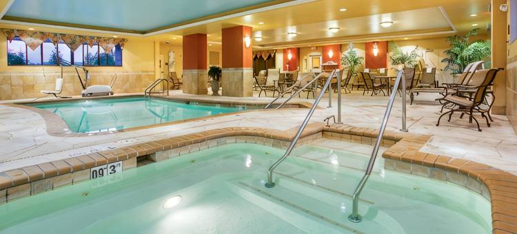 智选假日套房酒店布隆明(Holiday Inn Express & Suites BLOOMINGTON by IHG)图片