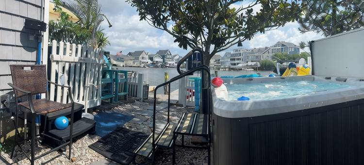 Shorely VIP Waterfront • 2nd FL 2/3Br 2.5BTH•Private Jacuzzi Dock Kayaks Arcade图片