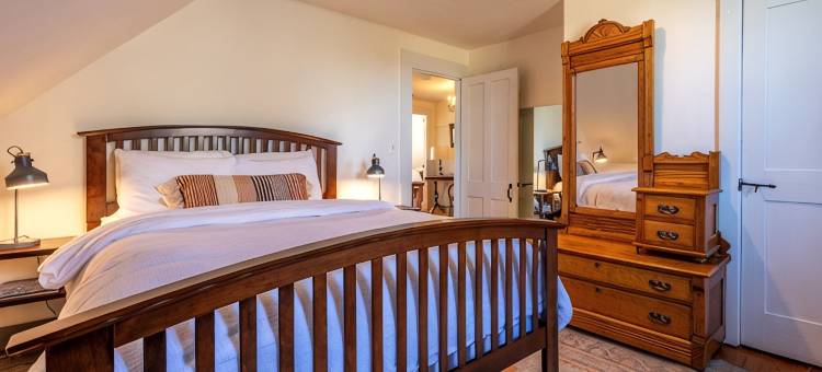 优美历史乡间庄园奥基莫山谷现代舒适农家乐(Beautiful Historic Country Estate – Modern Comfort in Okemo Valley)图片