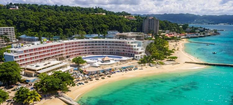 Grand Decameron Cornwall Beach，一个全包的商标度假村(Grand Decameron Cornwall Beach, A Trademark All Inclusive)图片
