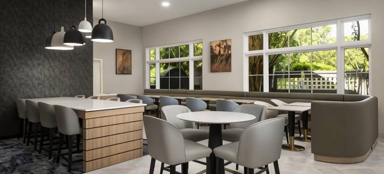 奥斯汀西南拉昆塔温德姆套房酒店(La Quinta Inn & Suites by Wyndham Austin Southwest)图片