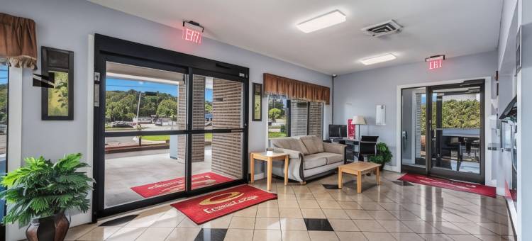 大学伊克诺套房酒店(Econo Lodge Inn & Suites University)图片