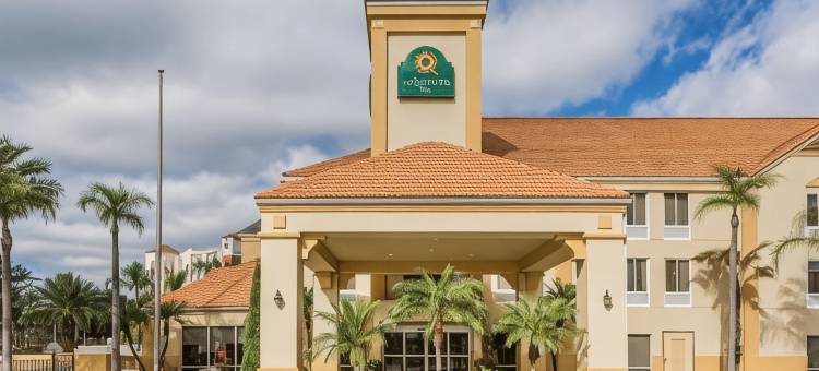 奥兰多环球影城拉昆塔温德姆套房酒店(La Quinta Inn & Suites by Wyndham Orlando Universal Area)图片