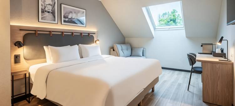 康铂埃克斯勒班酒店(Campanile NATURE - Aix Les Bains)图片