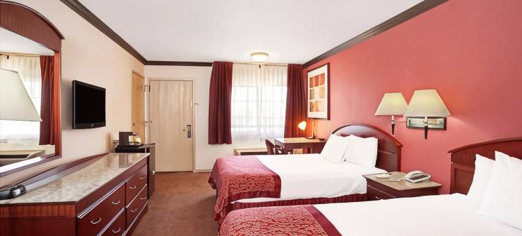 帕萨迪纳华美达酒店(Ramada by Wyndham Pasadena)图片