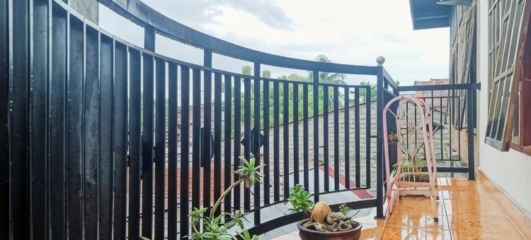 奥维斯玛阿瓦尔法贾尔伊斯兰旅馆，靠近布卢昆巴Mars健身房(Hotel O Wisma Awal Fajar Syariah Near Mars Gym Bulukumba)图片