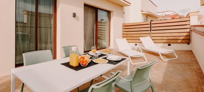 广场港公寓酒店(Port Plaza Apartments)图片