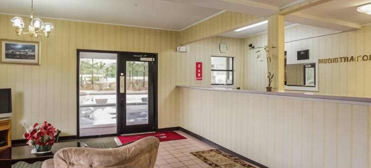 伊克诺套房旅馆(Econo Lodge Inn & Suites)图片
