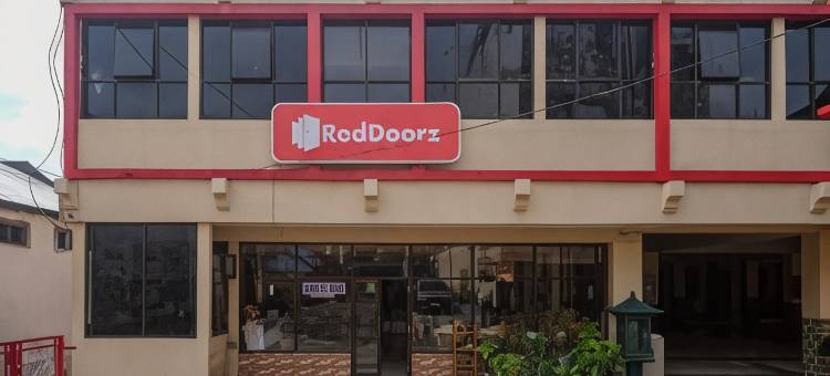 梭罗H&W红多兹酒店(RedDoorz at H&W Hotel Solo)图片