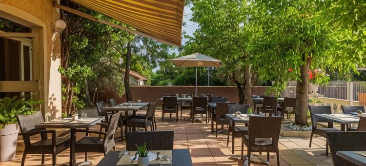 勒马斯德艾托勒舒适酒店(Logis Hotel Noemys Pont de l'Etoile)图片