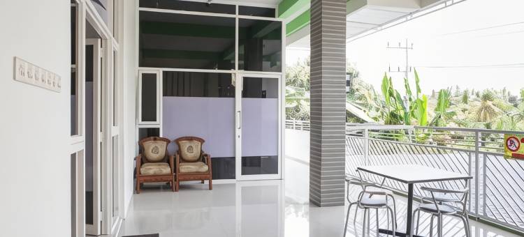 红多兹酒店-近外南梦巴鲁站(RedDoorz Near Banyuwangi Baru Station)图片