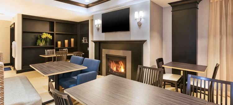 智选假日套房酒店沃明斯特，多伊尔斯敦(Holiday Inn Express & Suites Warminster - Horsham)图片