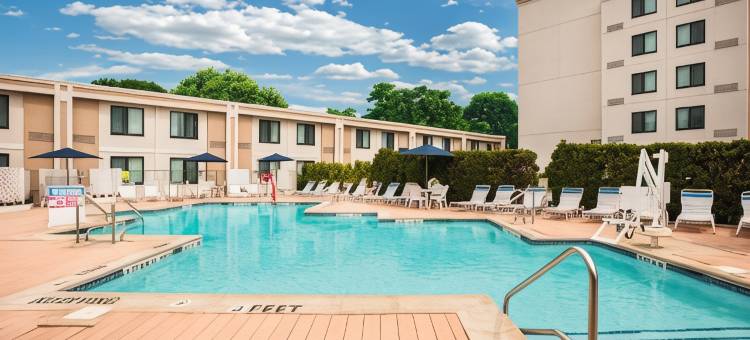 Holiday Inn 哈斯布鲁克阁，梅多兰兹(Holiday Inn Hasbrouck Heights-Meadowlands)图片