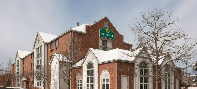 克利夫兰马其顿拉昆塔温德姆套房酒店(La Quinta Inn & Suites by Wyndham Cleveland Macedonia)图片