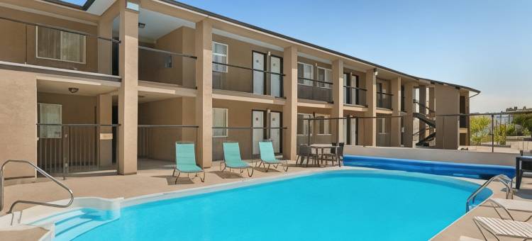 蒙特维尤坎卢普斯(Travelodge by Wyndham Kamloops Mountview)图片