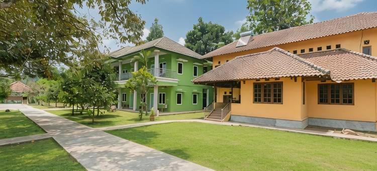 Overstay Villa Batu Megamendung Puncak RedPartner图片